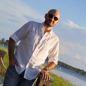 Meet your Posher, Izzat